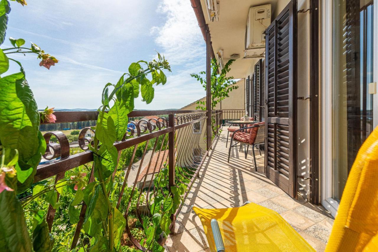 Apartments Dida Frane In シベニク エクステリア 写真